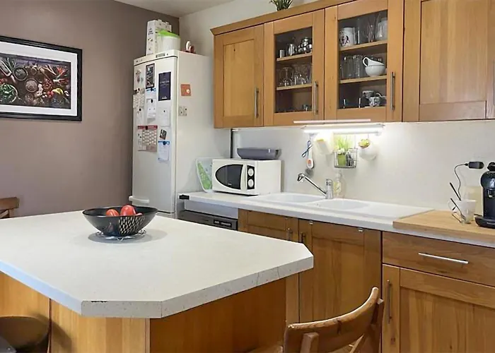 3 Bedroom Gorgeous In Montfrin