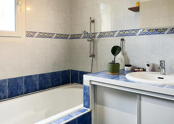 3 Bedroom Gorgeous In 度假居 *